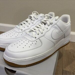 Nike Men's White Sneakers with Brown Sole